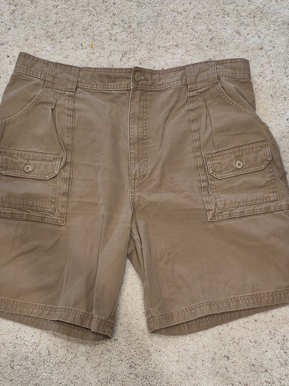 Cabela's Men's Cargo Shorts in Khaki Brown